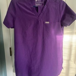 Figs ultra violet scrub set